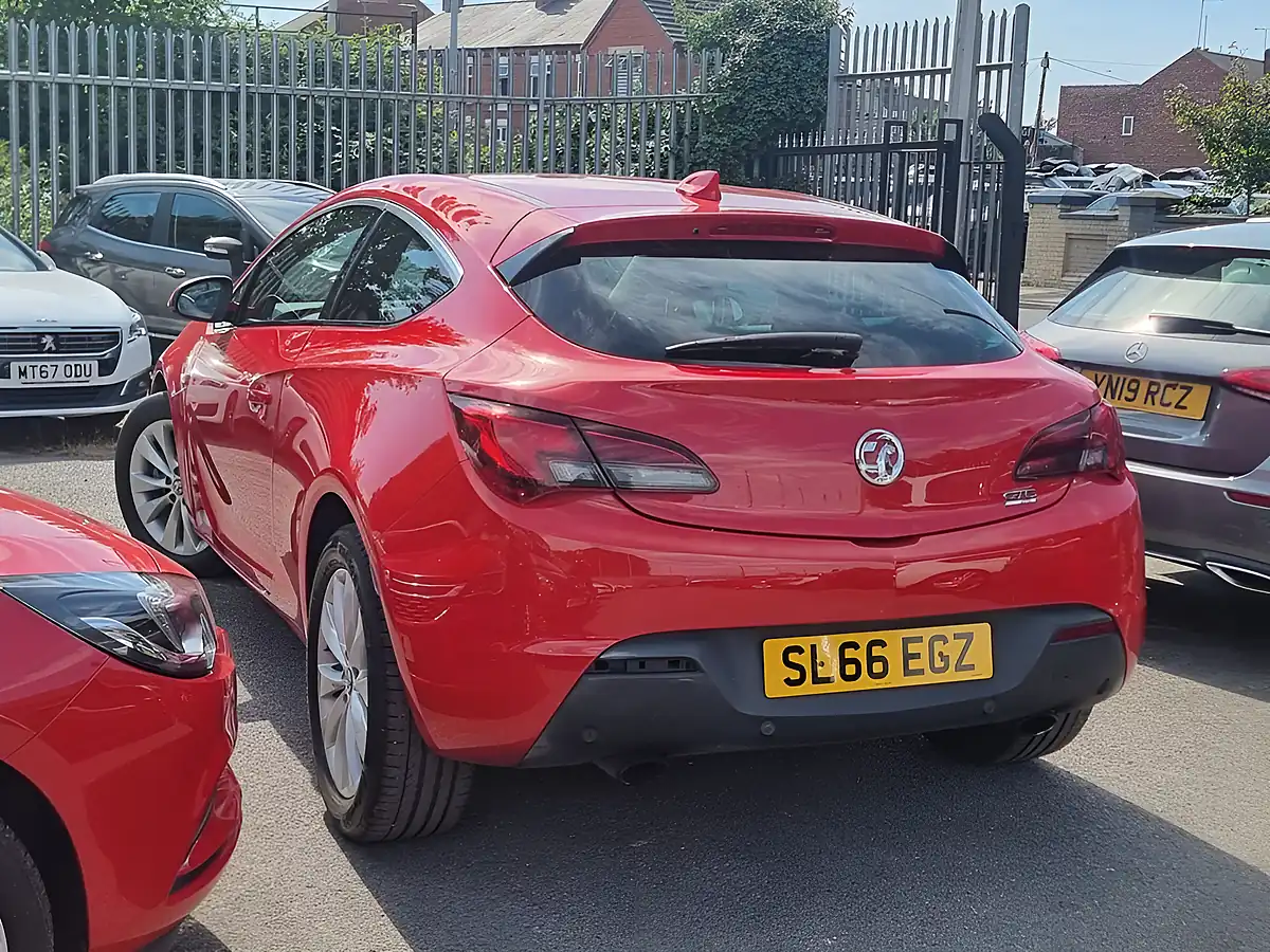 Used 2016 Vauxhall Astra Gtc Sri Red - Interior and Exterior details 5