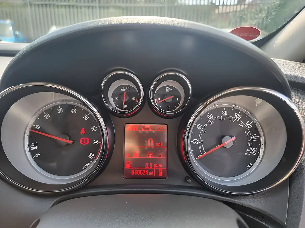 Used 2016 Vauxhall Astra Gtc Sri Red - Interior and Exterior details 8