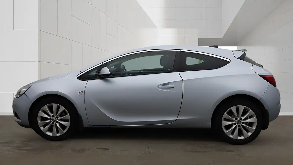 Used 2016 Vauxhall Astra Gtc Sri Silver - Interior and Exterior details 3