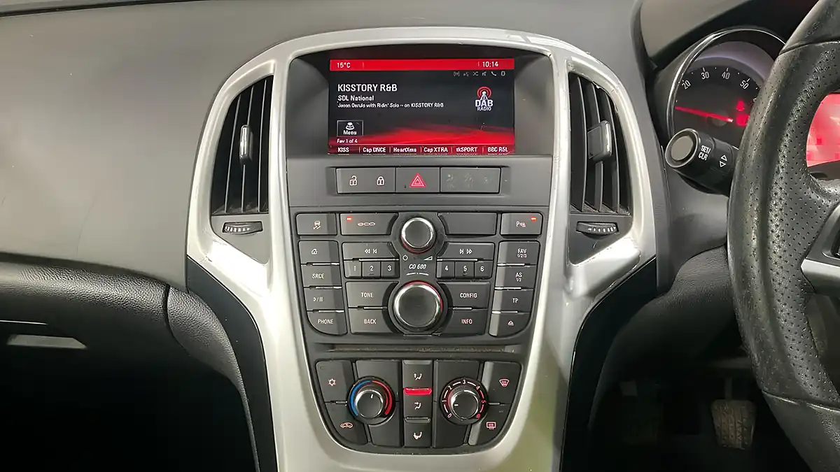 Used 2016 Vauxhall Astra Gtc Sri Silver - Interior and Exterior details 9