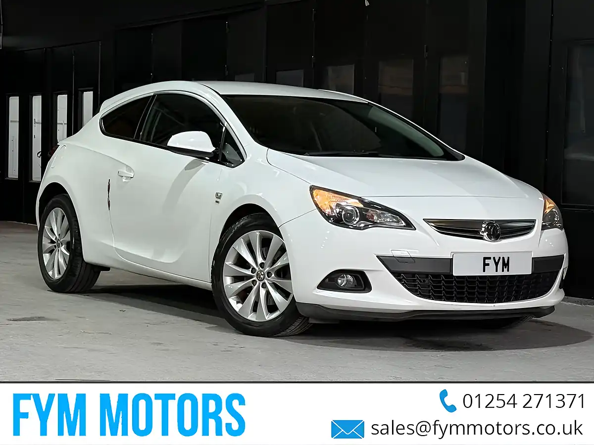Used 2016 Vauxhall Astra Gtc Sri White - Front View