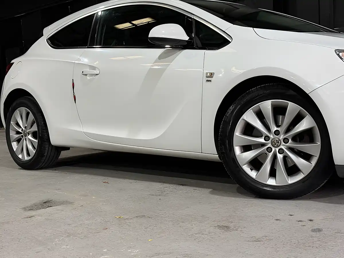 Used 2016 Vauxhall Astra Gtc Sri White - Interior and Exterior details 20