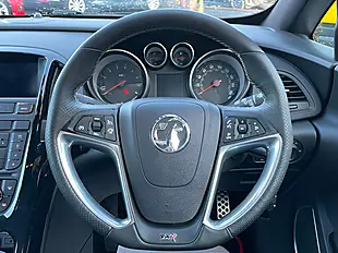 Used 2016 Vauxhall Astra Gtc Vxr White - Interior and Exterior details 18