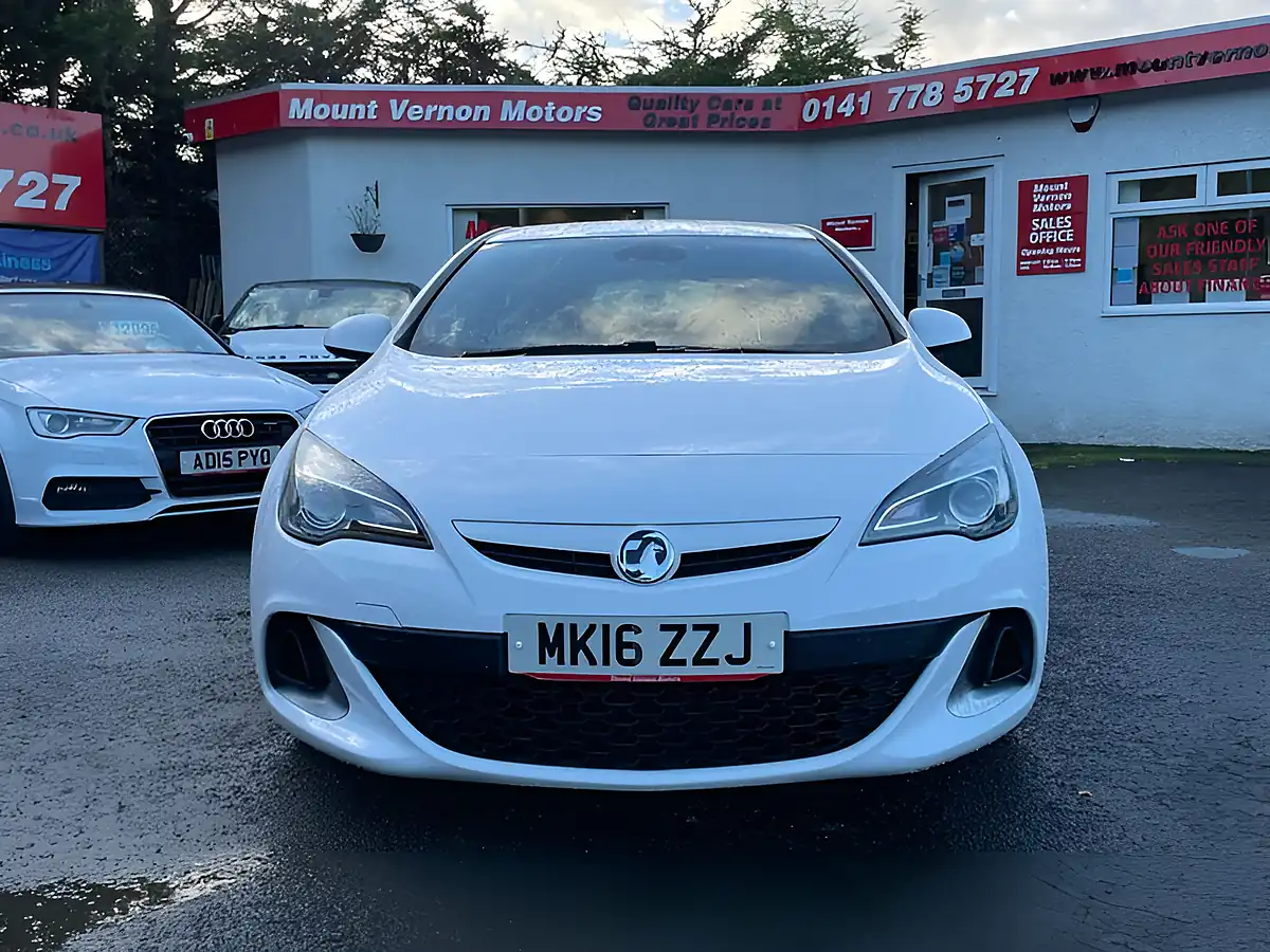Used 2016 Vauxhall Astra Gtc Vxr White - Interior and Exterior details 9