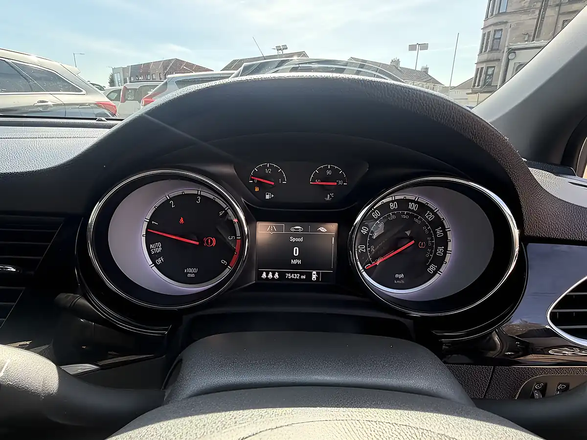 Used 2016 Vauxhall Astra Sri Black - Interior and Exterior details 16