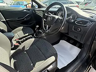 Used 2016 Vauxhall Astra Sri Black - Interior and Exterior details 18