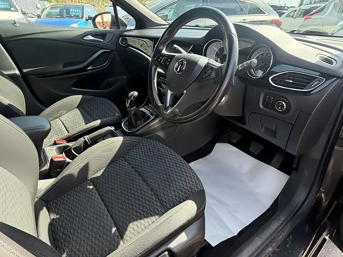 Used 2016 Vauxhall Astra Sri Black - Interior and Exterior details 18