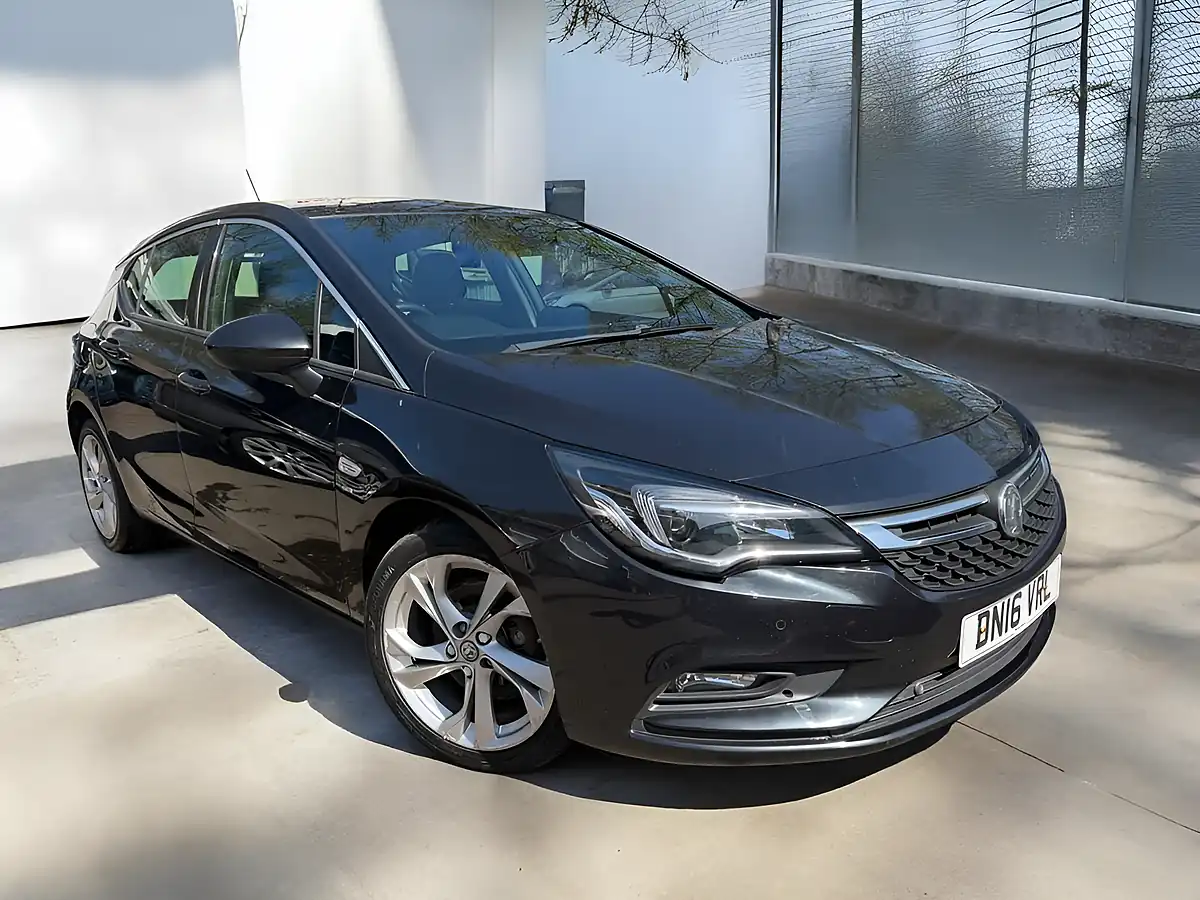 Used 2016 Vauxhall Astra Sri Black - Interior and Exterior details 2