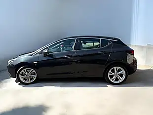 Used 2016 Vauxhall Astra Sri Black - Interior and Exterior details 4