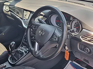 Used 2016 Vauxhall Astra Sri Black - Interior and Exterior details 12
