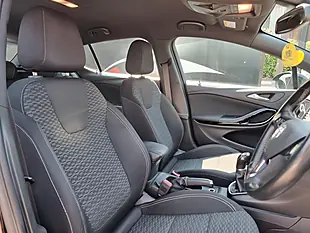 Used 2016 Vauxhall Astra Sri Black - Interior and Exterior details 14
