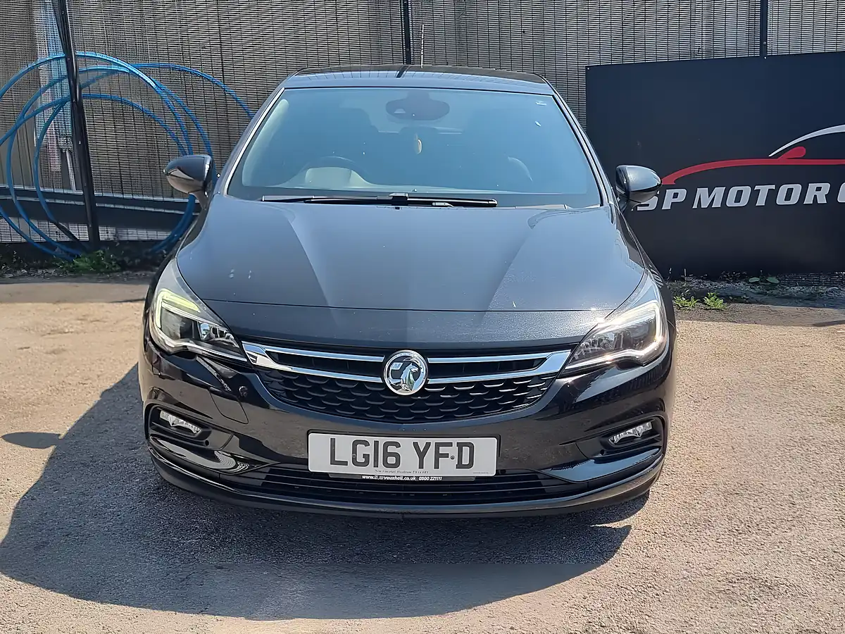 Used 2016 Vauxhall Astra Sri Black - Interior and Exterior details 2