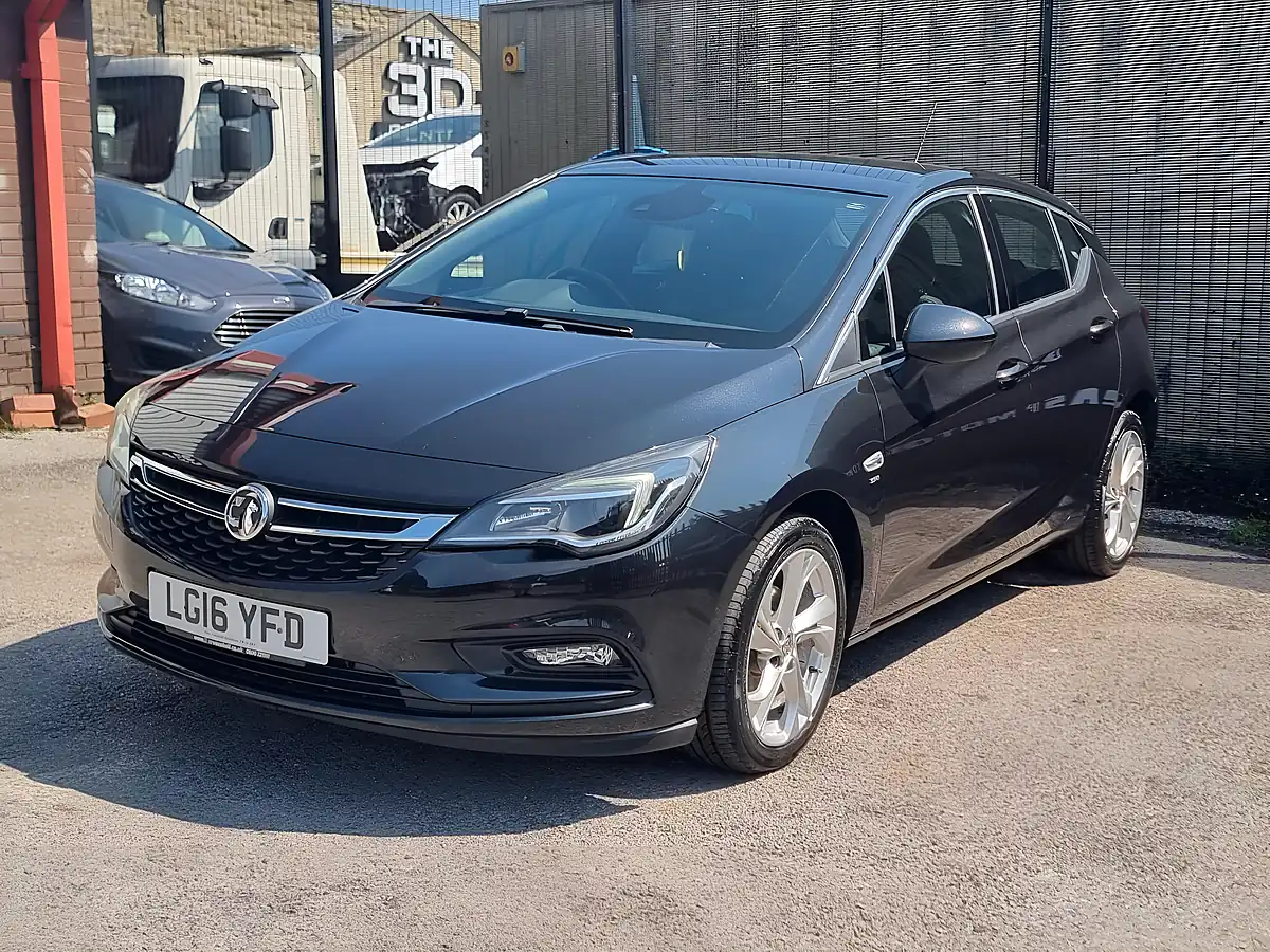 Used 2016 Vauxhall Astra Sri Black - Interior and Exterior details 3