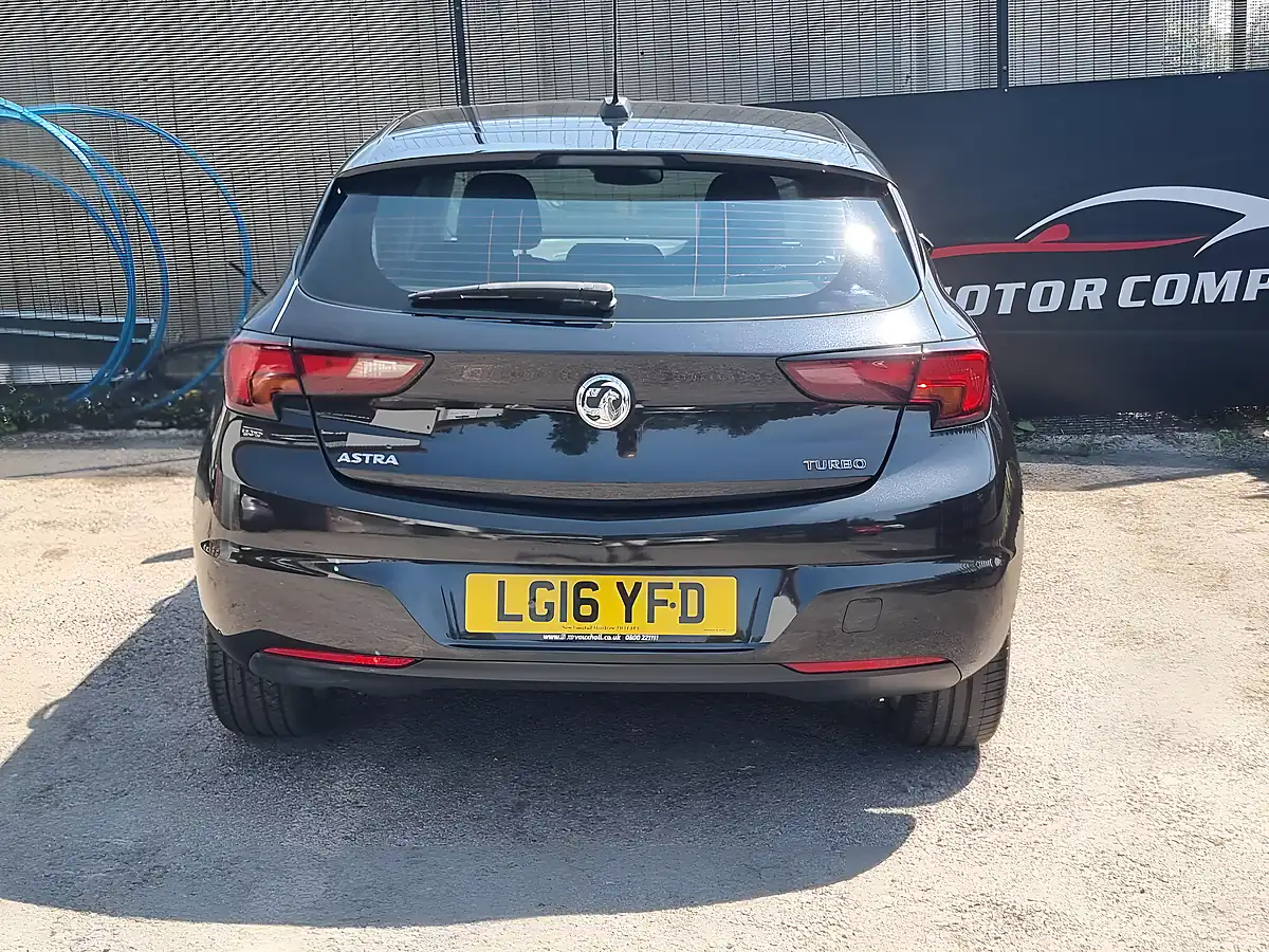 Used 2016 Vauxhall Astra Sri Black - Interior and Exterior details 7