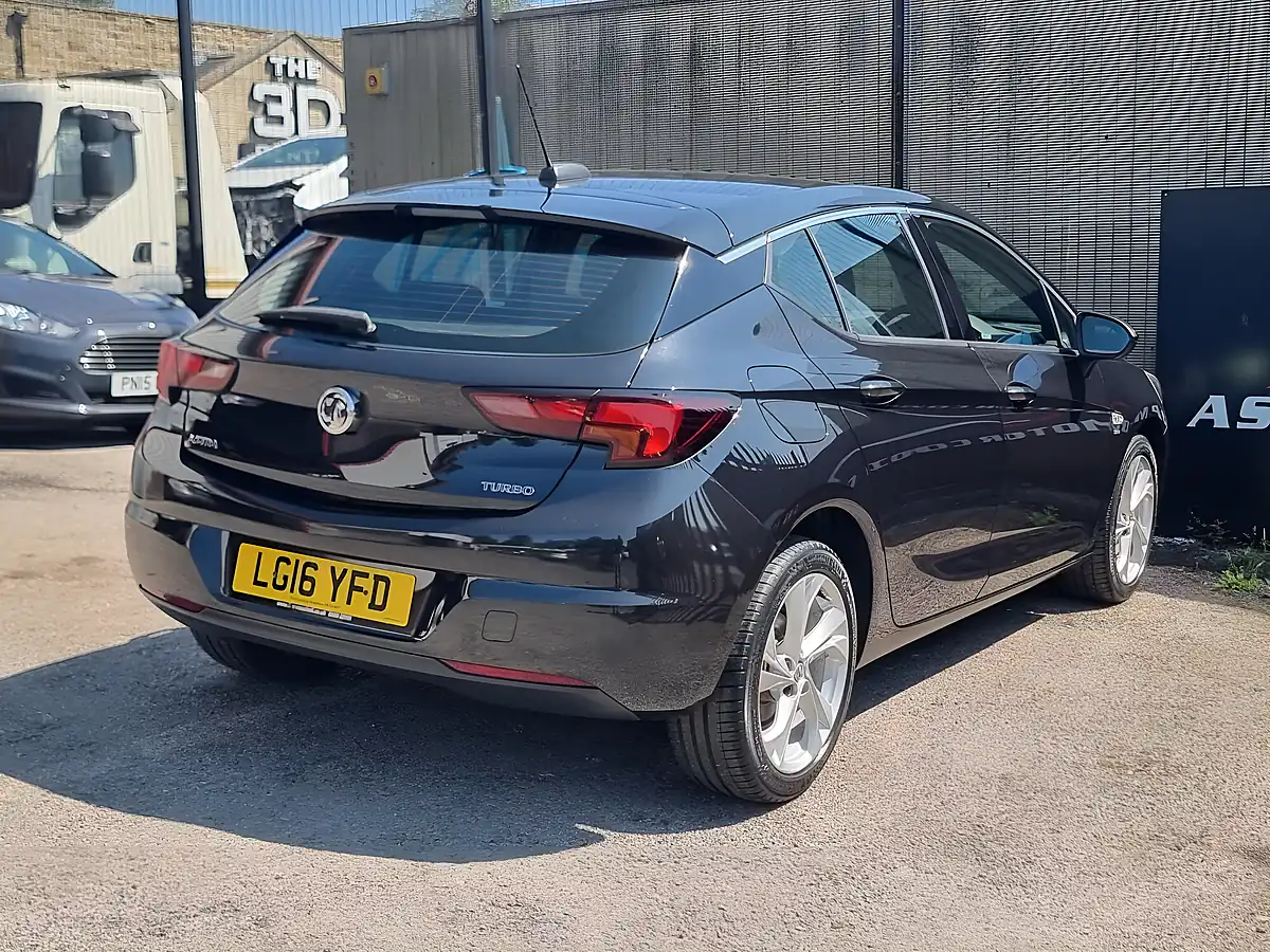 Used 2016 Vauxhall Astra Sri Black - Interior and Exterior details 8