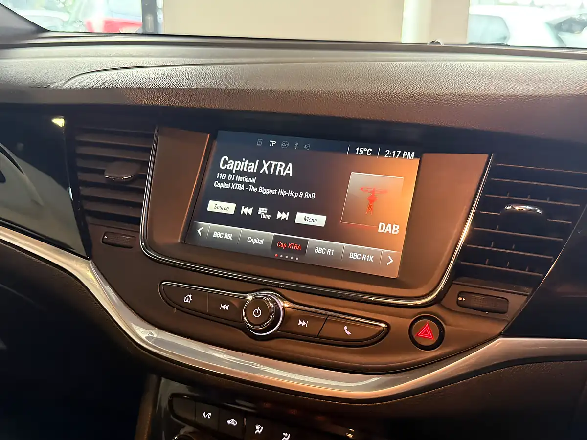 Used 2016 Vauxhall Astra Sri Black - Interior and Exterior details 17