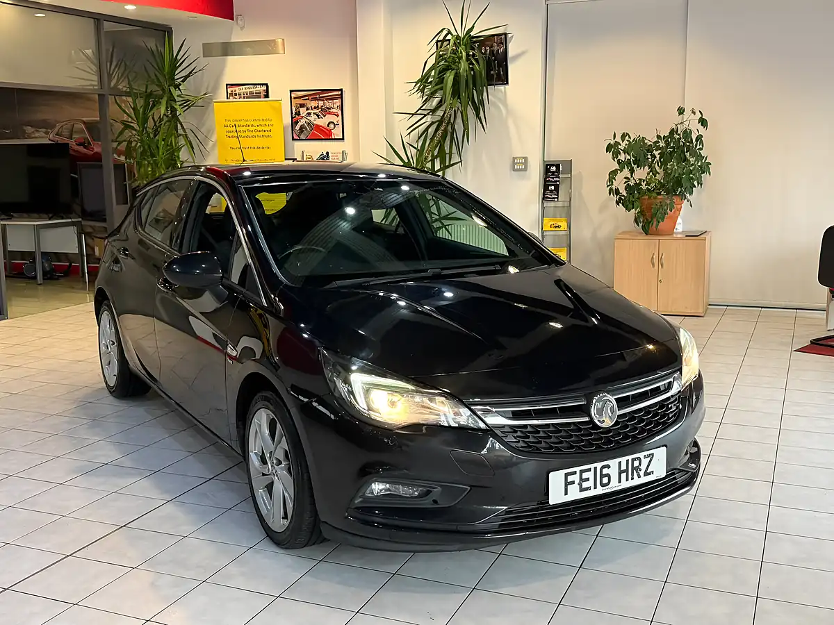 Used 2016 Vauxhall Astra Sri Black - Interior and Exterior details 2