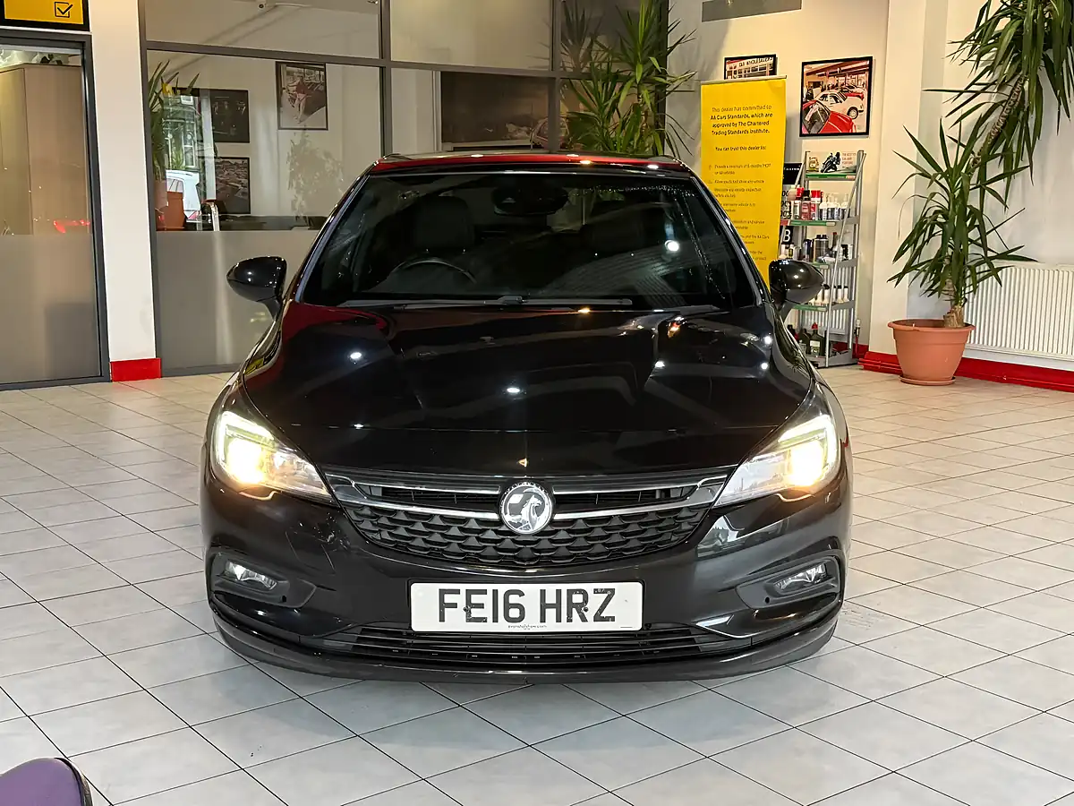 Used 2016 Vauxhall Astra Sri Black - Interior and Exterior details 4