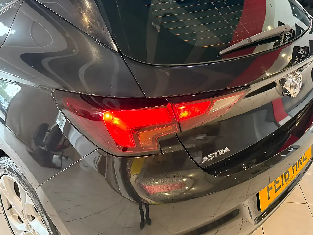Used 2016 Vauxhall Astra Sri Black - Interior and Exterior details 8