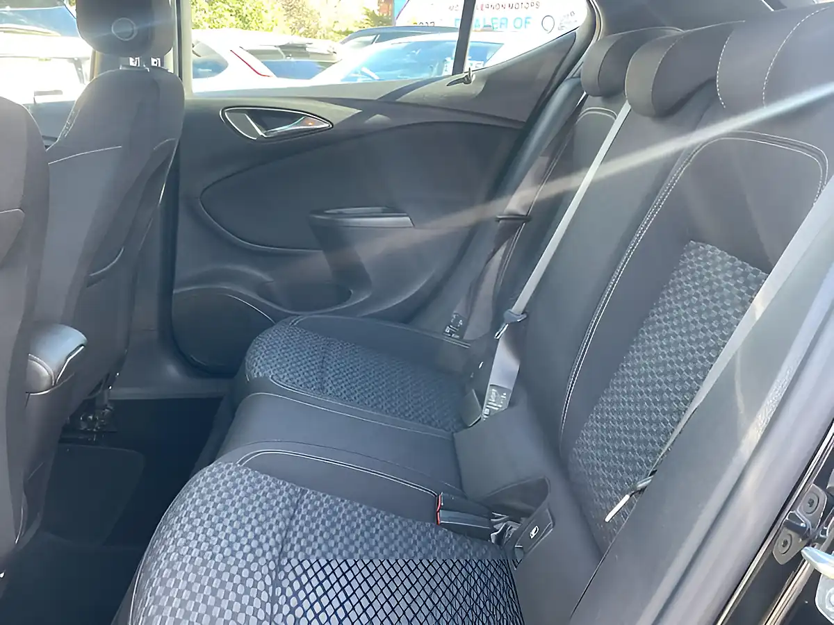 Used 2016 Vauxhall Astra Sri Black - Interior and Exterior details 15