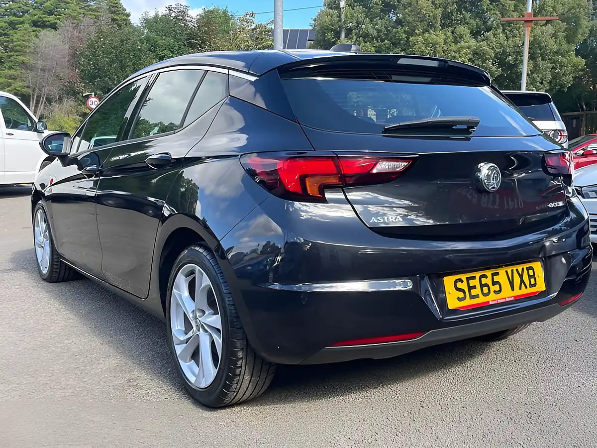 Used 2016 Vauxhall Astra Sri Black - Interior and Exterior details 8