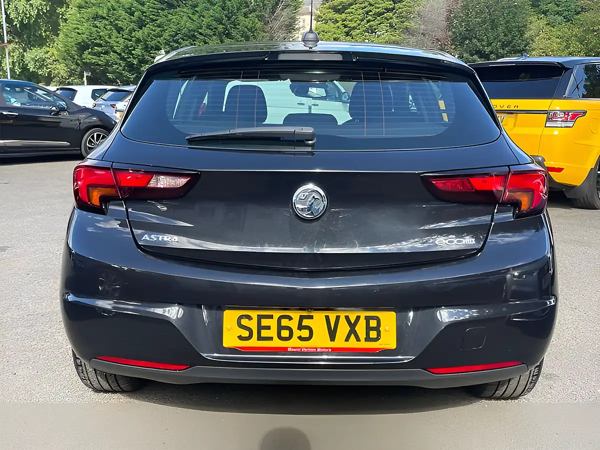 Used 2016 Vauxhall Astra Sri Black - Interior and Exterior details 9