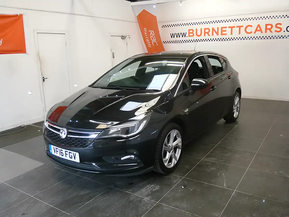 Used 2016 Vauxhall Astra Sri Black - Interior and Exterior details 5