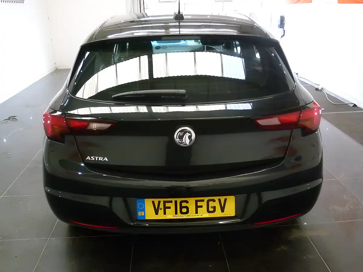 Used 2016 Vauxhall Astra Sri Black - Interior and Exterior details 7