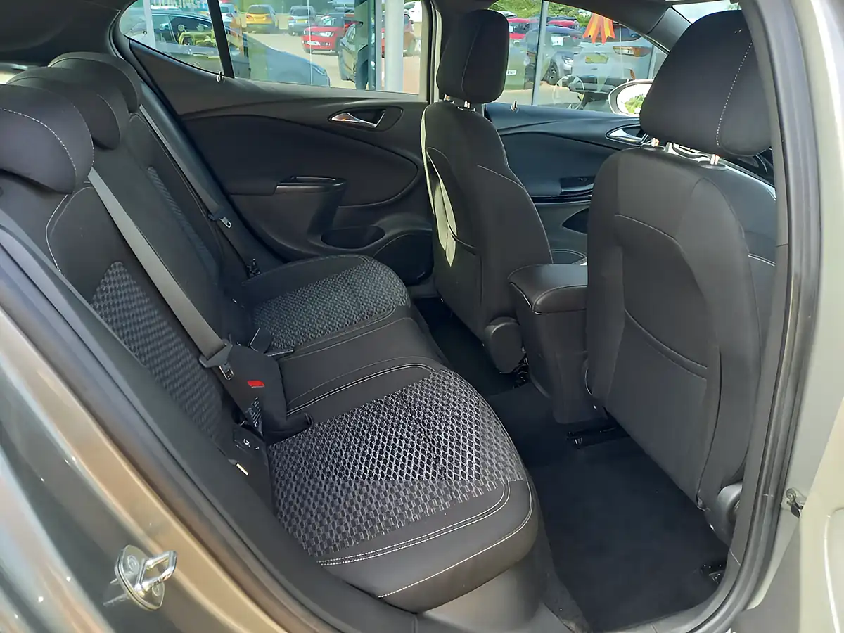 Used 2016 Vauxhall Astra Sri Grey - Interior and Exterior details 11