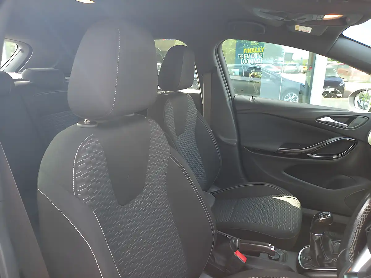 Used 2016 Vauxhall Astra Sri Grey - Interior and Exterior details 13