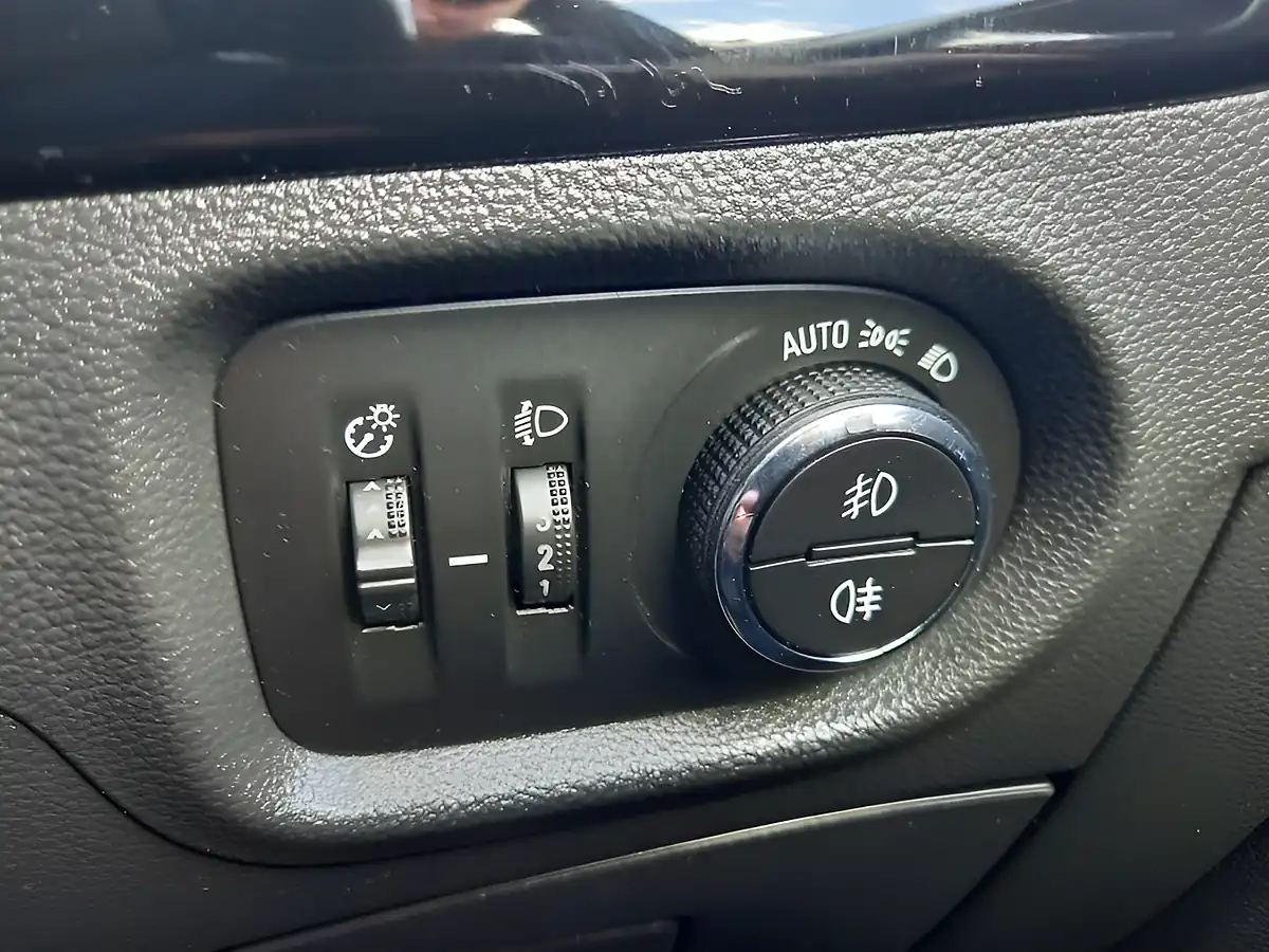 Used 2016 Vauxhall Astra Sri Grey - Interior and Exterior details 17