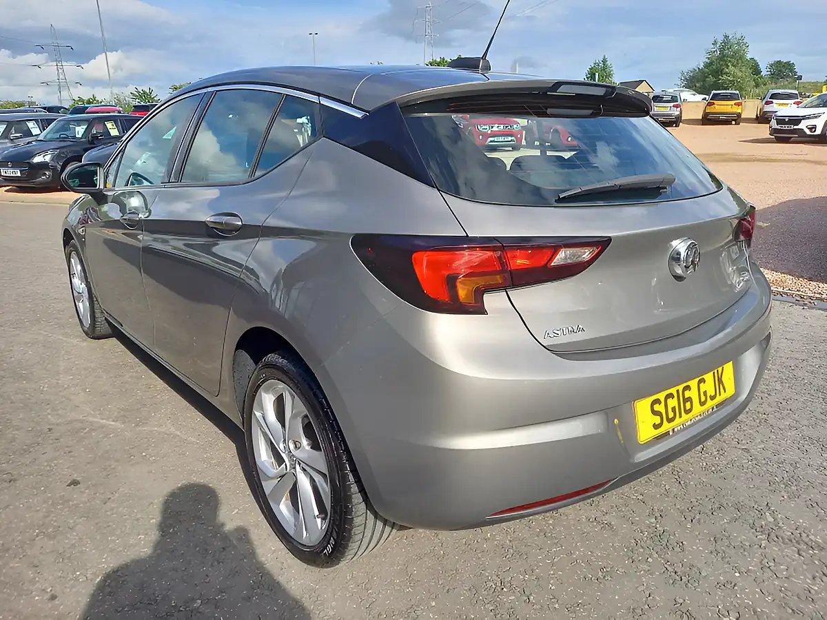 Used 2016 Vauxhall Astra Sri Grey - Interior and Exterior details 5