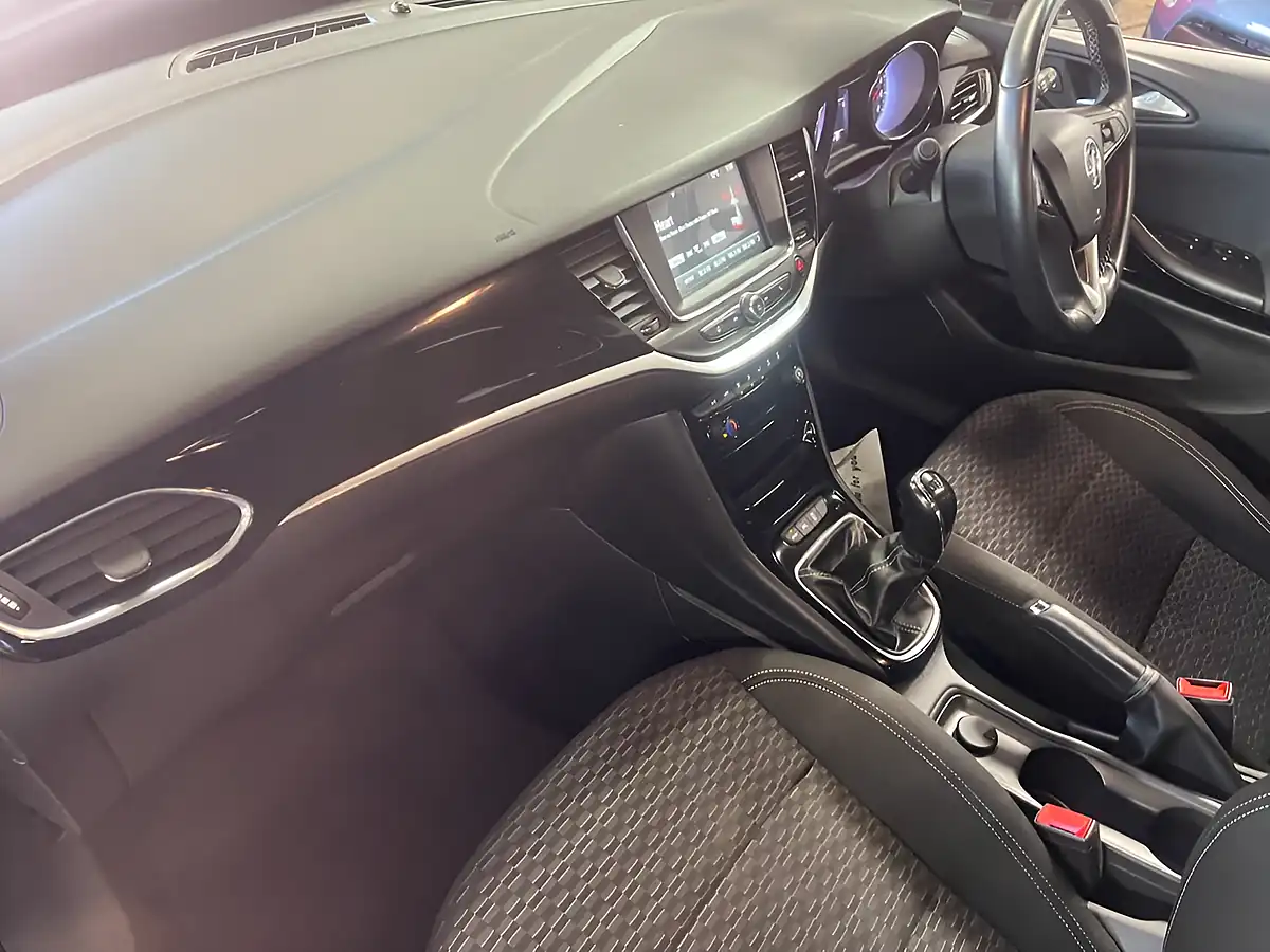Used 2016 Vauxhall Astra Sri Grey - Interior and Exterior details 10