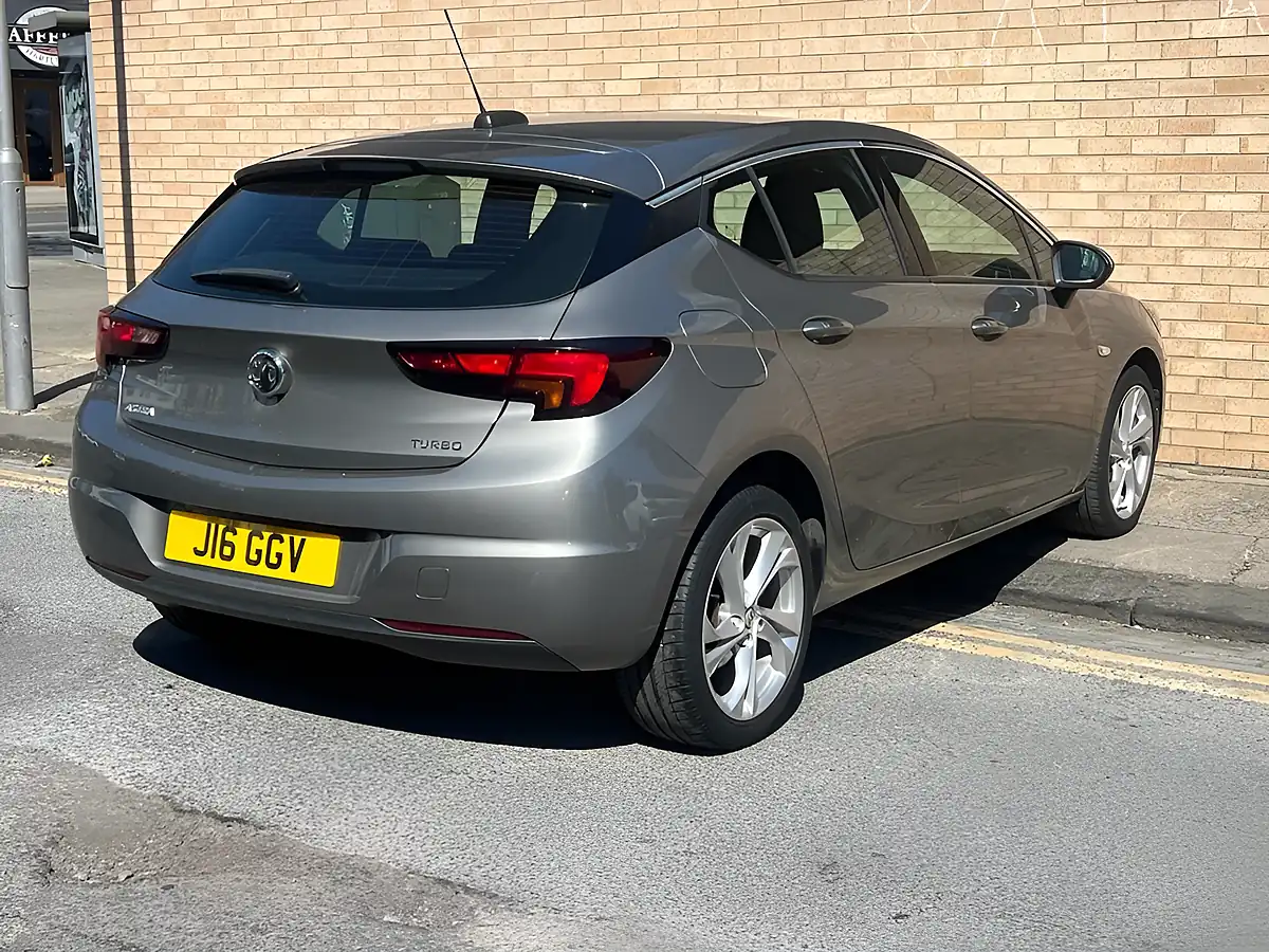 Used 2016 Vauxhall Astra Sri Grey - Interior and Exterior details 17