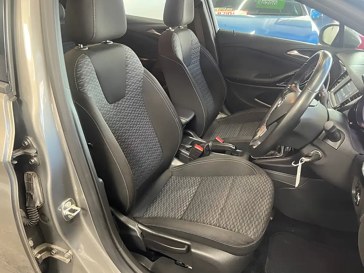 Used 2016 Vauxhall Astra Sri Grey - Interior and Exterior details 20