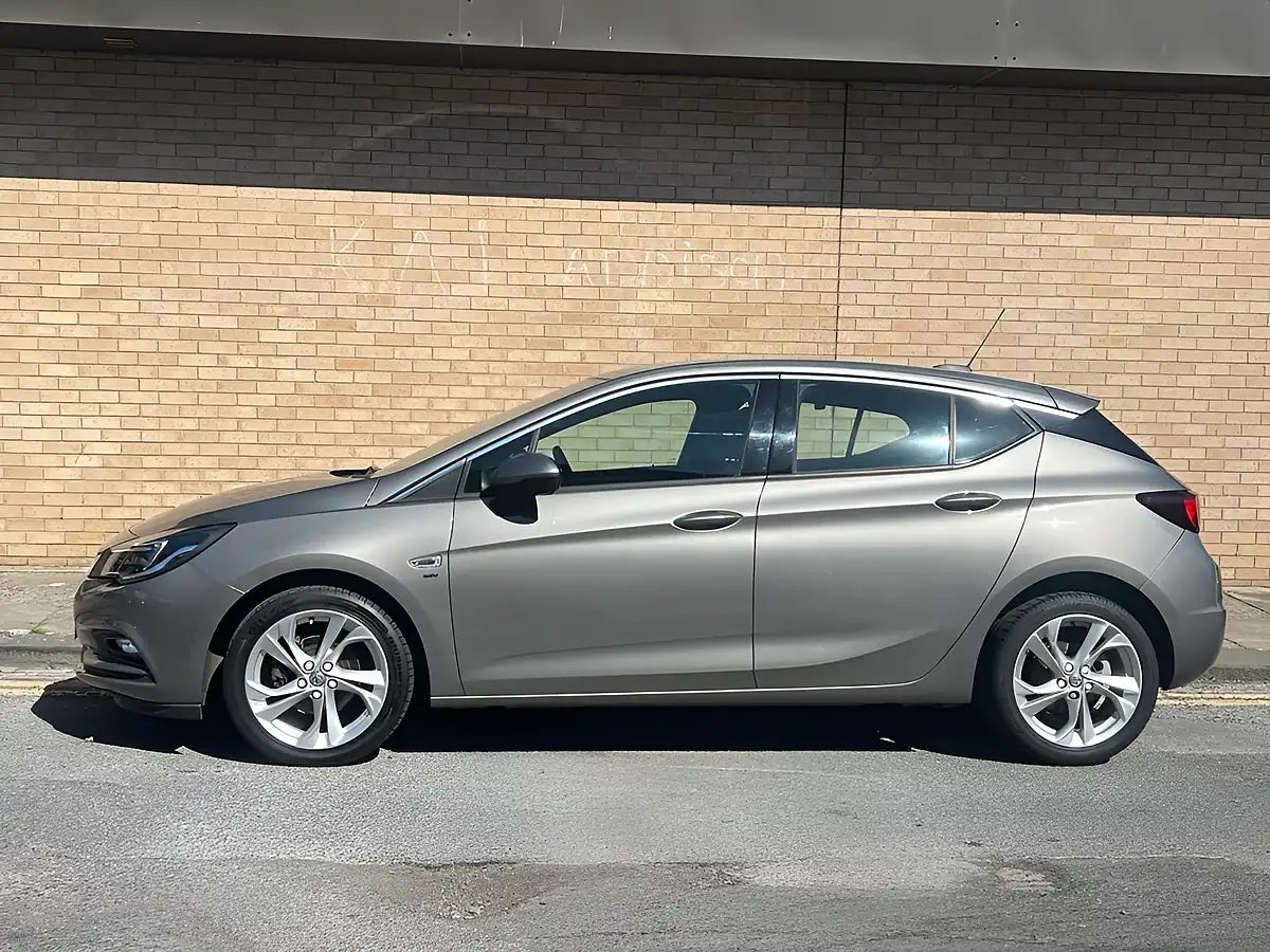 Used 2016 Vauxhall Astra Sri Grey - Interior and Exterior details 6