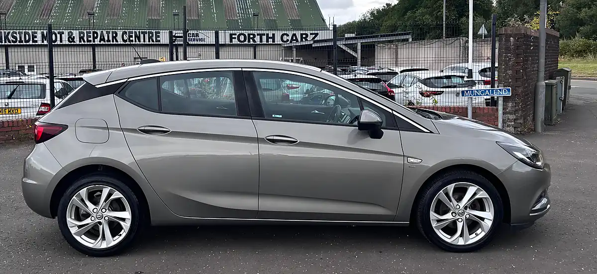 Used 2016 Vauxhall Astra Sri Grey - Interior and Exterior details 2