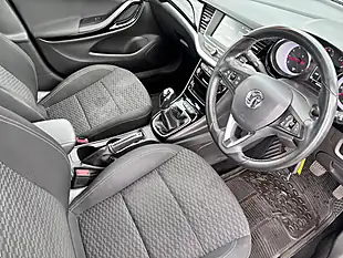 Used 2016 Vauxhall Astra Sri Grey - Interior and Exterior details 7