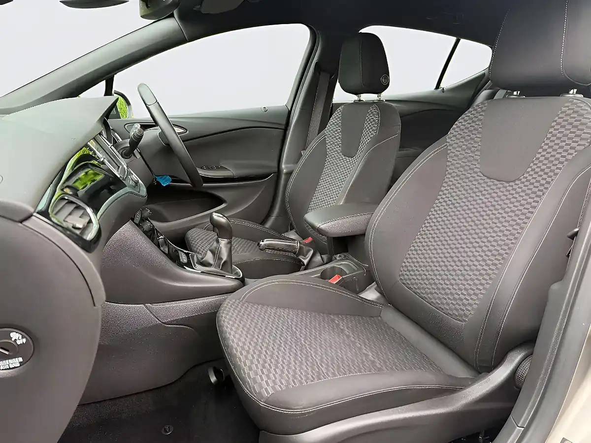 Used 2016 Vauxhall Astra Sri Grey - Interior and Exterior details 13
