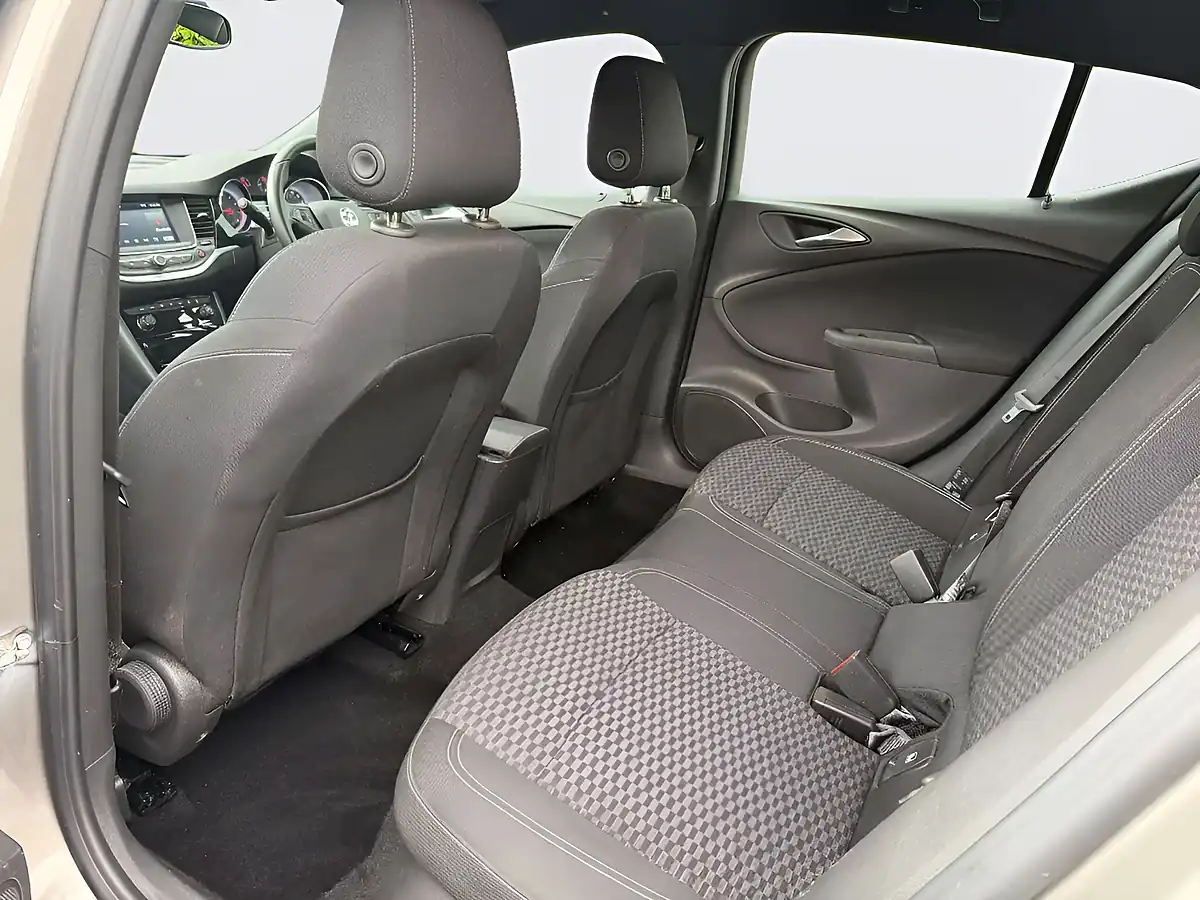 Used 2016 Vauxhall Astra Sri Grey - Interior and Exterior details 14