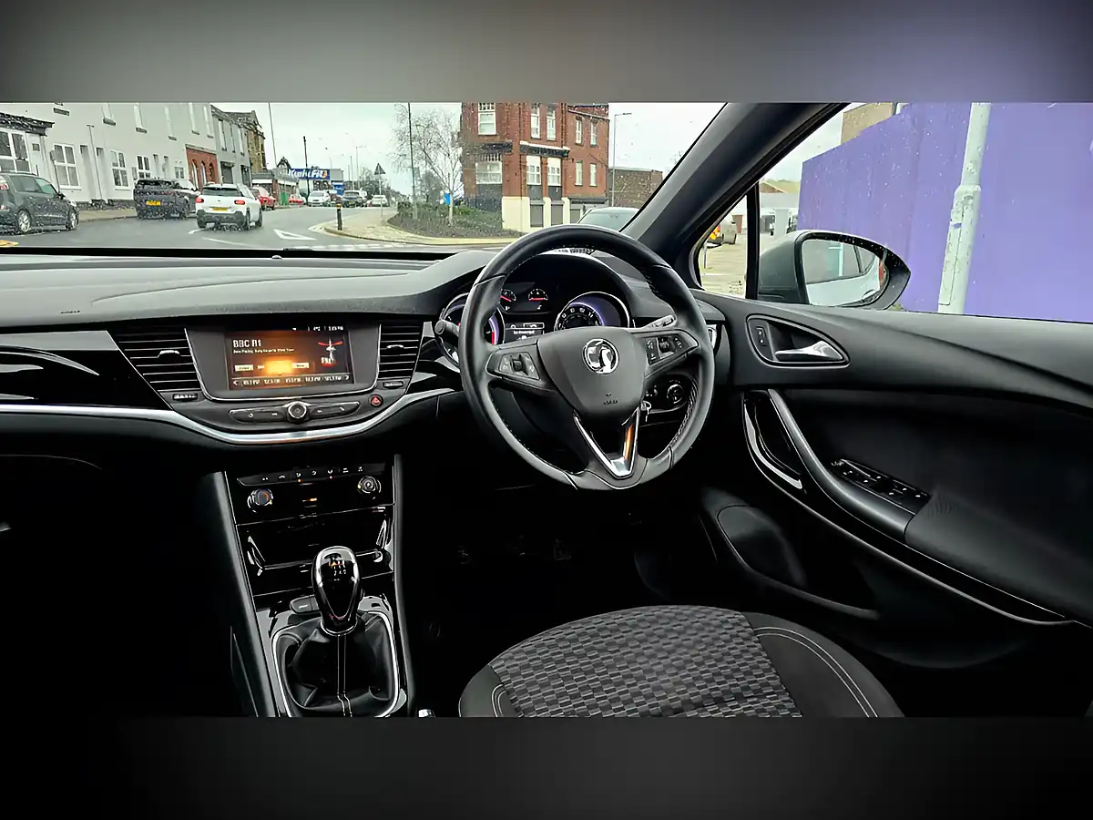 Used 2016 Vauxhall Astra Sri Grey - Interior and Exterior details 12
