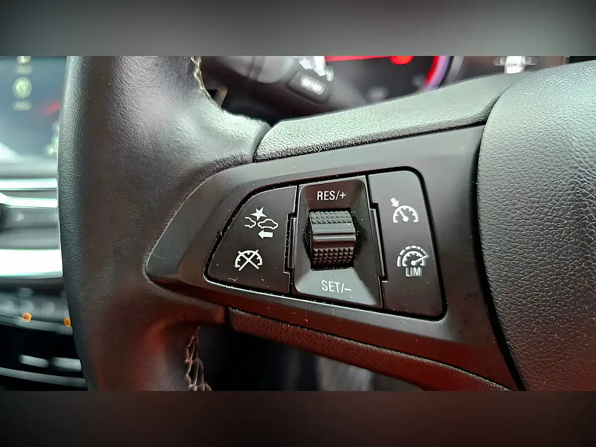 Used 2016 Vauxhall Astra Sri Grey - Interior and Exterior details 17