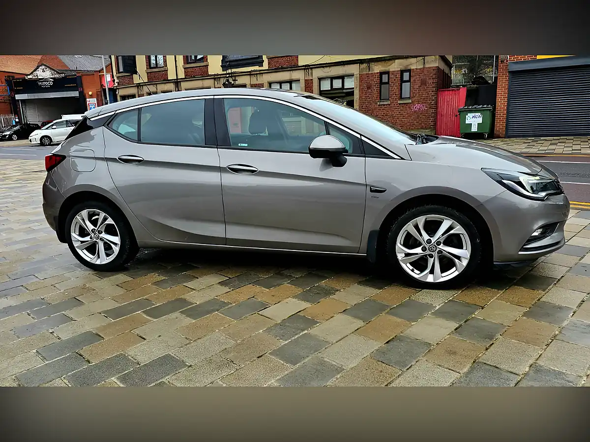 Used 2016 Vauxhall Astra Sri Grey - Interior and Exterior details 2