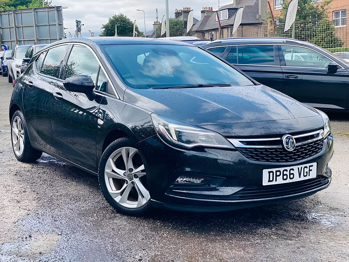 Used 2016 Vauxhall Astra Sri Nav Black - Front View