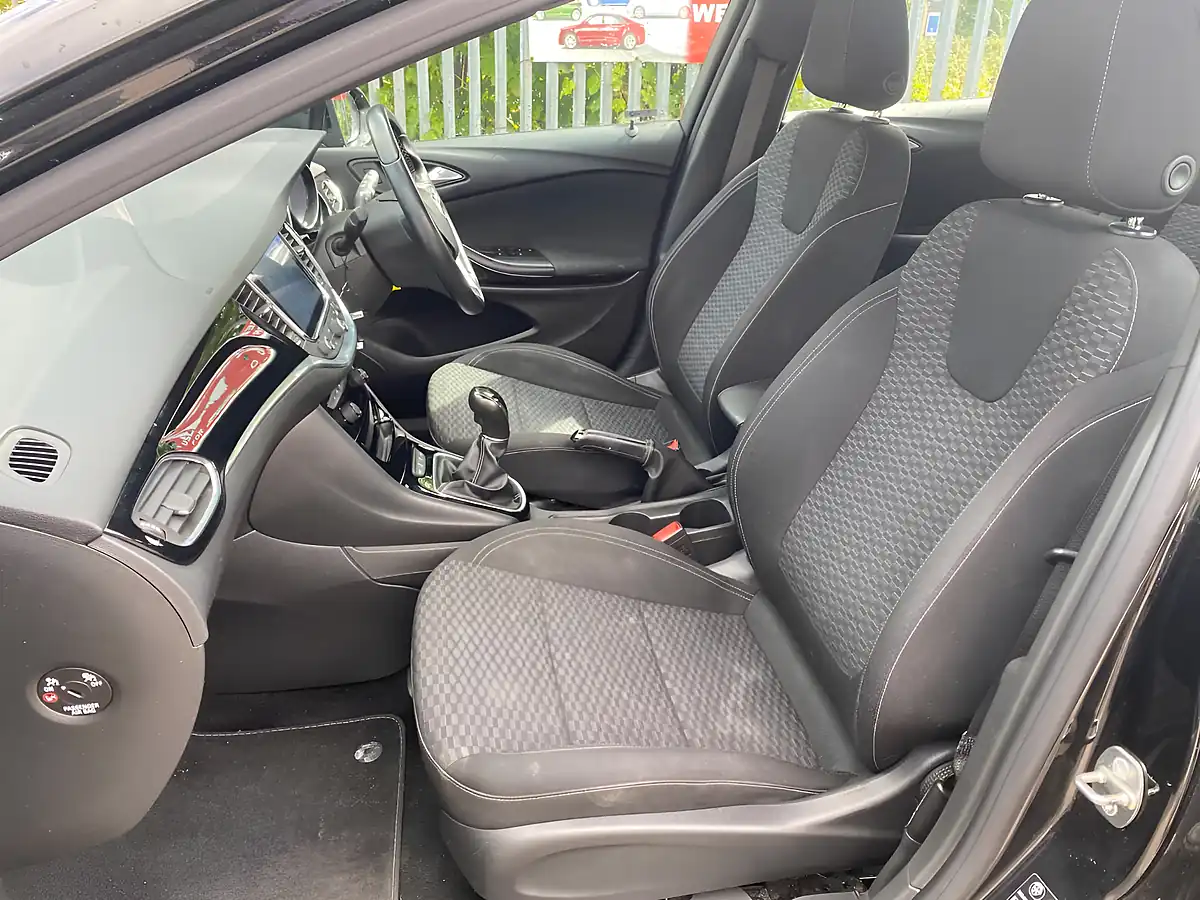 Used 2016 Vauxhall Astra Sri Nav Black - Interior and Exterior details 13