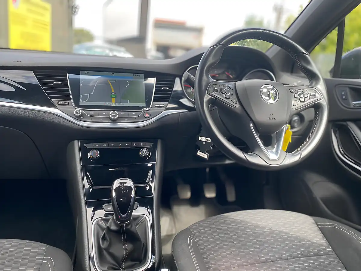 Used 2016 Vauxhall Astra Sri Nav Black - Interior and Exterior details 14