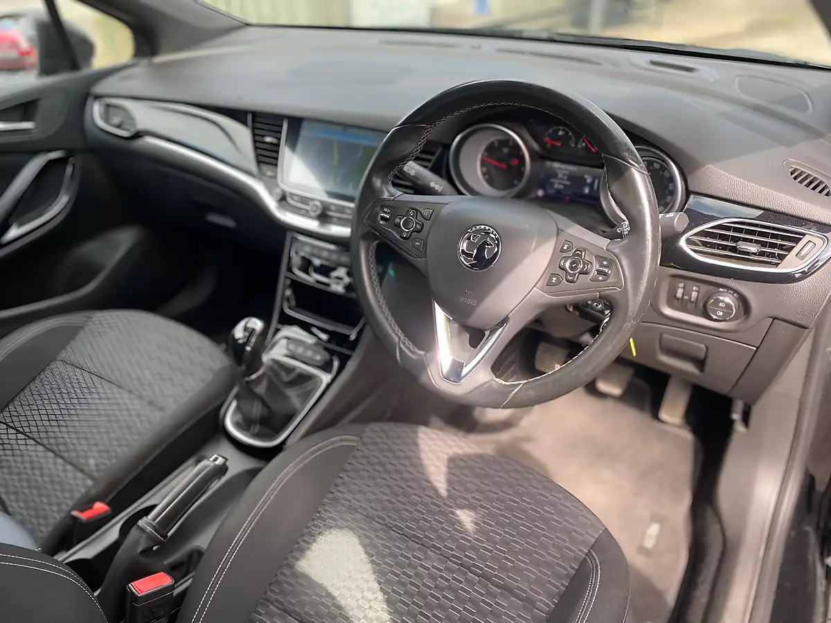 Used 2016 Vauxhall Astra Sri Nav Black - Interior and Exterior details 15