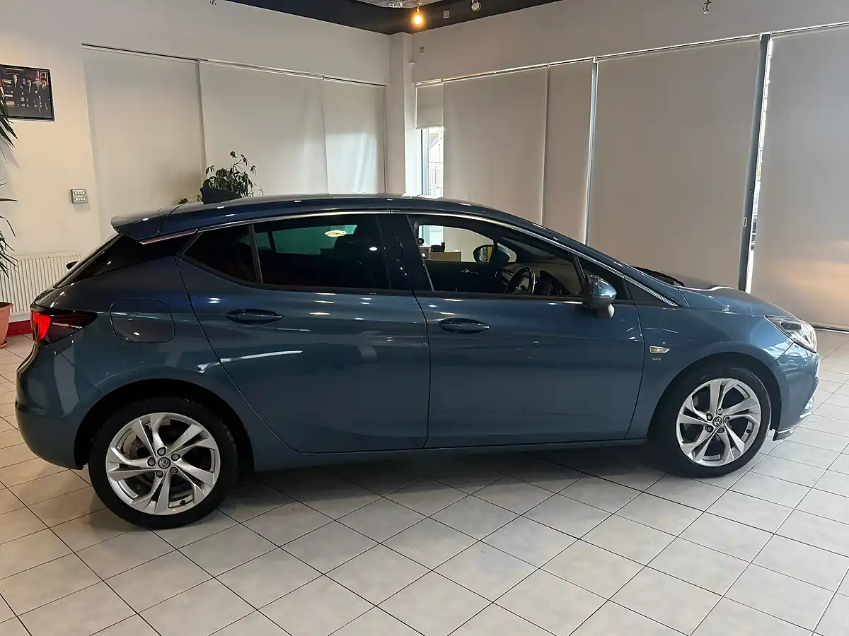 Used 2016 Vauxhall Astra Sri Nav Blue - Interior and Exterior details 12