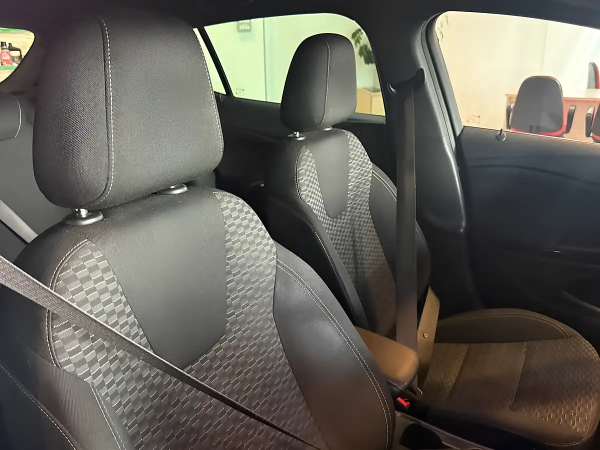 Used 2016 Vauxhall Astra Sri Nav Blue - Interior and Exterior details 16
