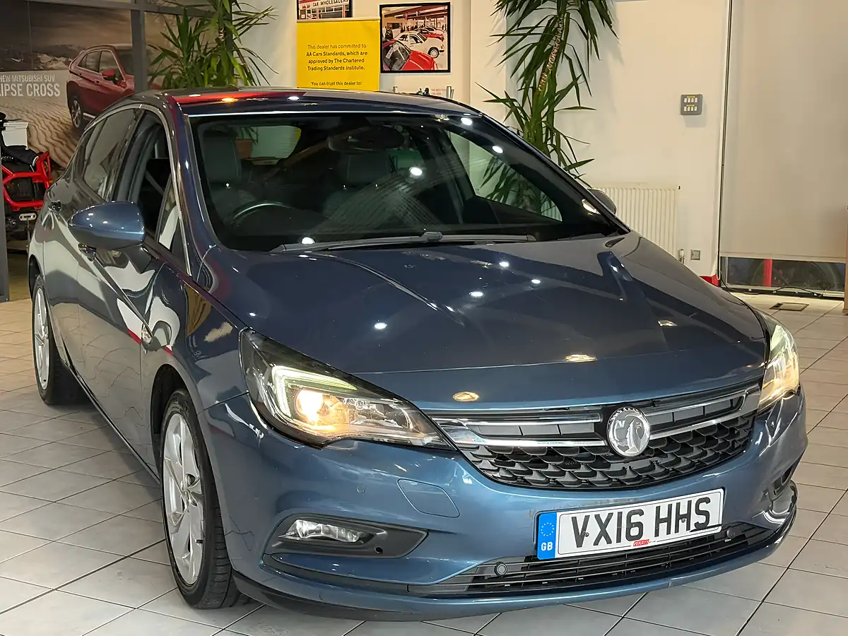 Used 2016 Vauxhall Astra Sri Nav Blue - Interior and Exterior details 2
